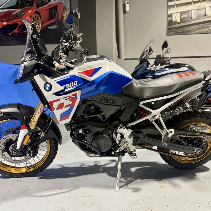 BMW F900 GS