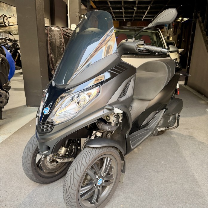 PIAGGIO 300 MPE HPE