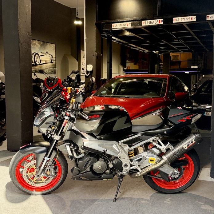 APRILLIA TUONO 1000 RR