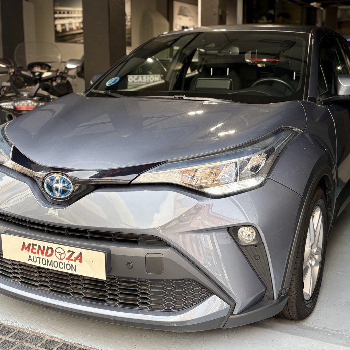 TOYOTA C-HR HYBRID